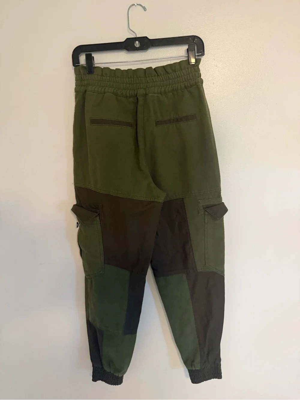 Alice + Olivia Jogger Tribeca Patchwork in Green